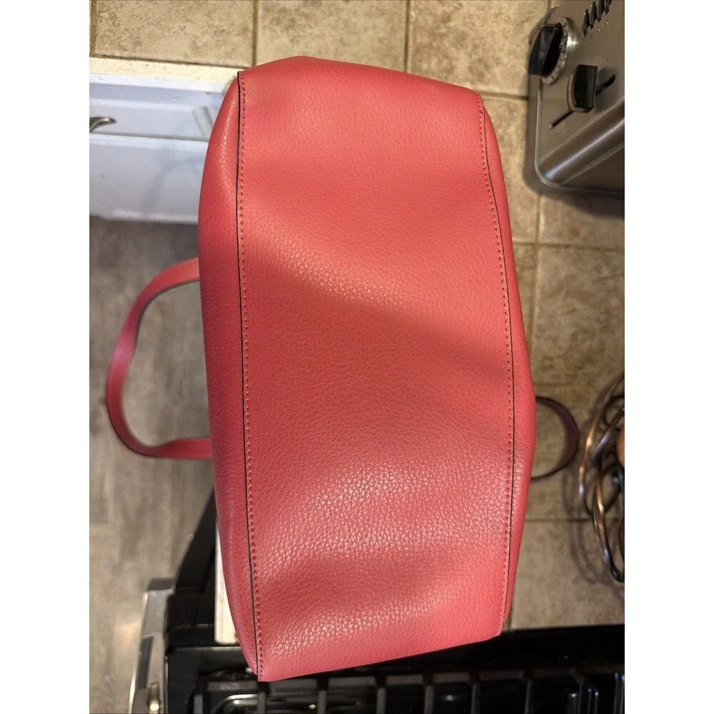 Coach C4063 MEDIUM Horse and Carriage Logo Salmon Pink Leather Tote